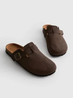 Pantuflas destalonadas con puntera cerrada