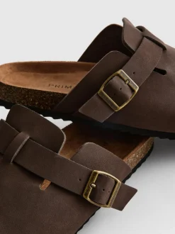 Pantuflas destalonadas con puntera cerrada