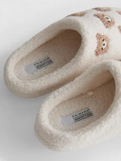 Pantuflas estilo chinela en piel de borrego sintética