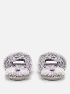 Pantuflas suaves con tiras cruzadas