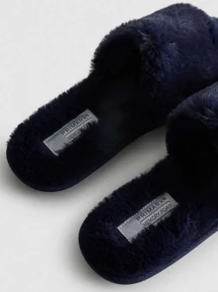Pantuflas suaves con tiras cruzadas