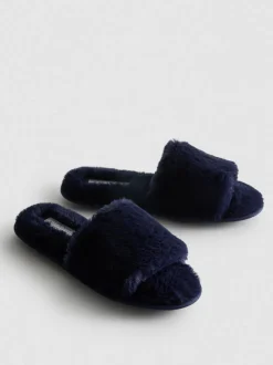 Pantuflas suaves con tiras cruzadas