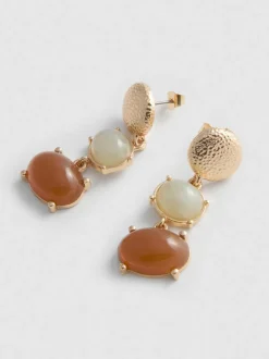Pendientes largos con detalles de piedras