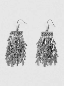 Pendientes largos con flecos plateados