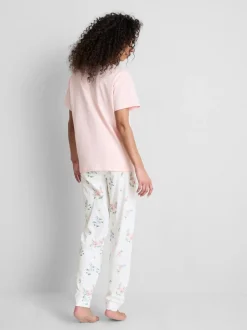 Pijama con estampado floral