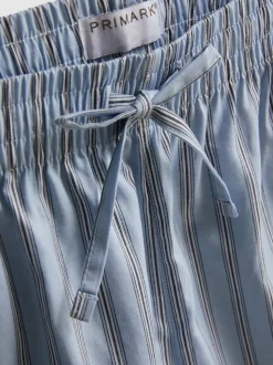 Pijama con pantalones cortos a rayas