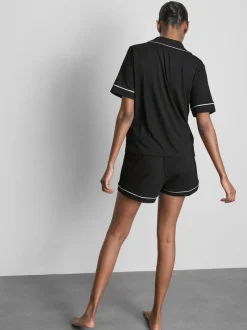 Pijama corto de corte boyfriend