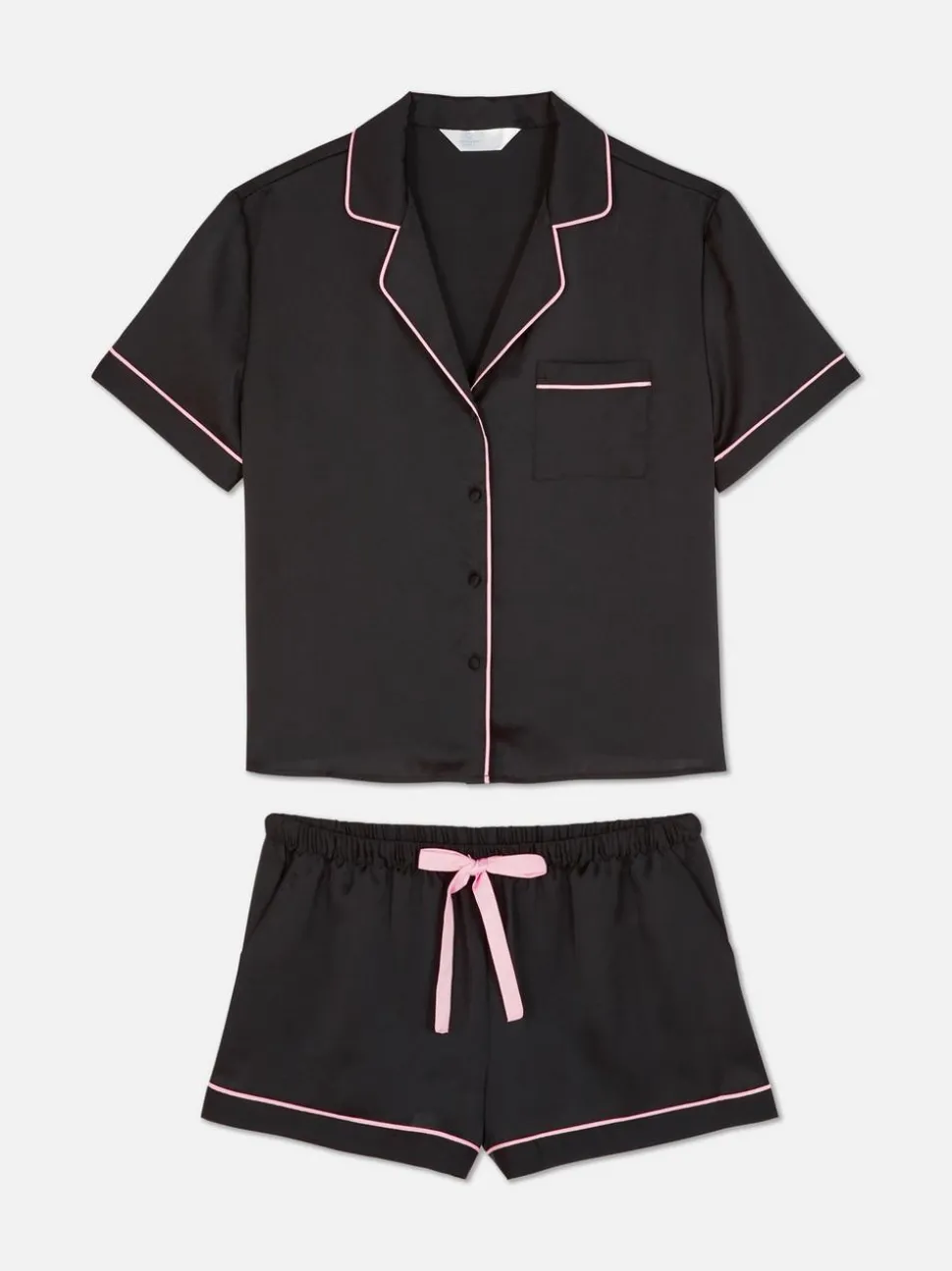 Pijama corto tipo boyfriend de satén