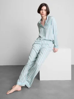 Pijama de corte boyfriend a rayas