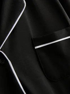 Pijama de corte boyfriend con ribete en contraste