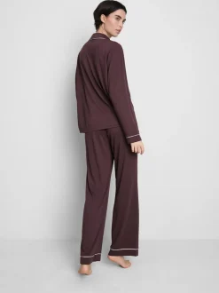 Pijama de punto y corte boyfriend con ribetes
