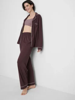 Pijama de punto y corte boyfriend con ribetes