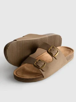 Sandalias con dos tiras con hebillas