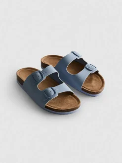 Sandalias con dos tiras con hebillas