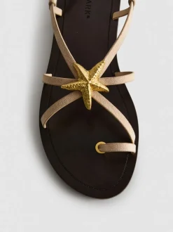 Sandalias con estrella de mar de Paula Echevarría