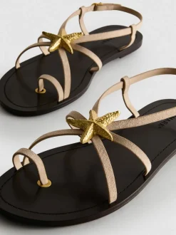 Sandalias con estrella de mar de Paula Echevarría