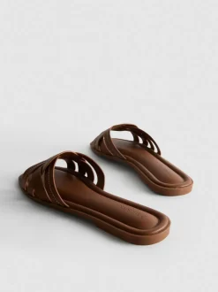 Sandalias de piel sintética tejida