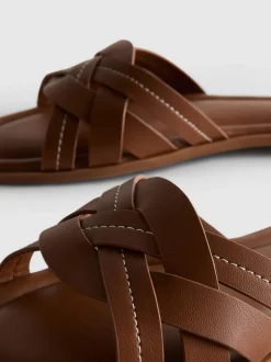 Sandalias de piel sintética tejida