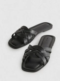 Sandalias de piel sintética tejida