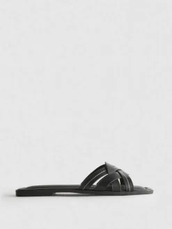 Sandalias de piel sintética tejida
