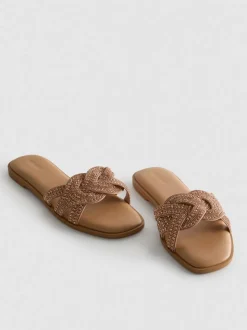 Sandalias destalonadas con strass