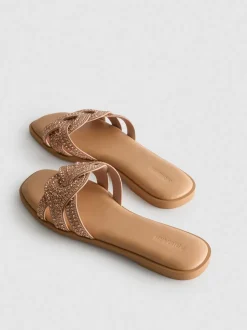 Sandalias destalonadas con strass