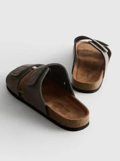 Sandalias de suela gruesa con dos tiras