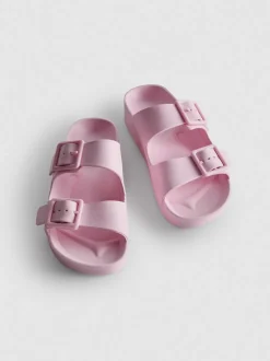 Sandalias de suela gruesa y dos tiras con hebillas