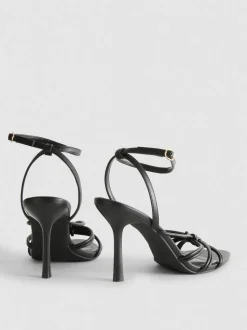 Sandalias de tacón con nudo de Paula Echevarría