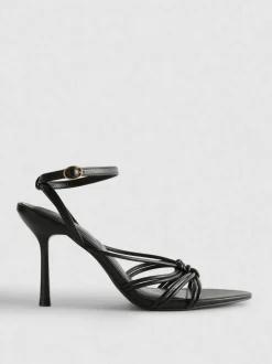 Sandalias de tacón con nudo de Paula Echevarría