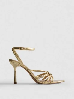 Sandalias de tacón con nudo de Paula Echevarría