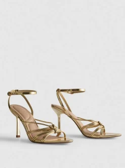 Sandalias de tacón con nudo de Paula Echevarría