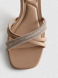 Sandalias de tacón con tiras con strass