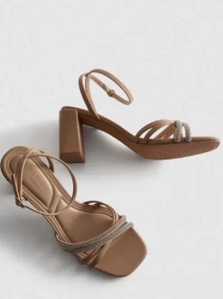 Sandalias de tacón con tiras con strass