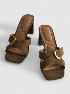 Sandalias de tacón grueso con hebilla