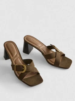 Sandalias de tacón grueso con hebilla