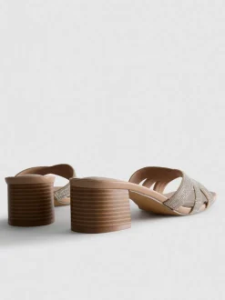 Sandalias de tacón grueso con tiras cruzadas
