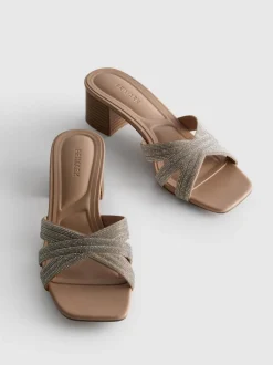 Sandalias de tacón grueso con tiras cruzadas