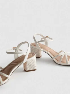 Sandalias de tacón grueso tejido con tiras