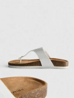 Sandalias de tiras con hebilla