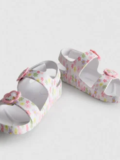 Sandalias estampadas con dos tiras y hebillas