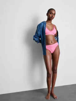 Set de sujetador triangular con relleno y tanga