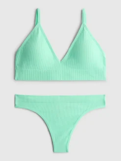 Set de sujetador triangular con relleno y tanga