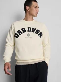 Sudadera con gráfico universitario