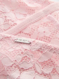 Tanga de encaje floral de The Edit