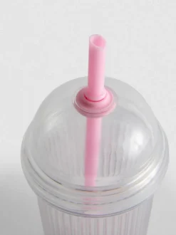 Taza con pajita para bebidas granizadas