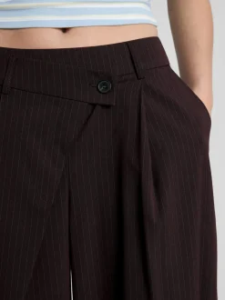 The Primark Scene | Pantalones de raya diplomática