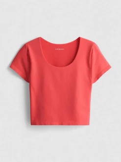 Top corto extrasuave con escote amplio