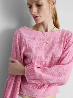 Top de manga larga con cuello barco fruncido