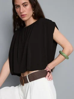 Top drapeado corto con mucho modal